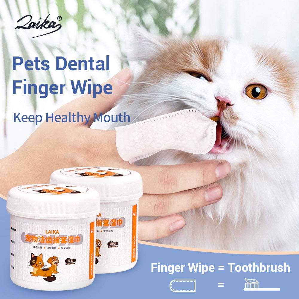 Pet Dental Cleaning Finger Wipes gently cleaning a cat’s teeth with soft, non-abrasive wipes for healthy oral hygiene